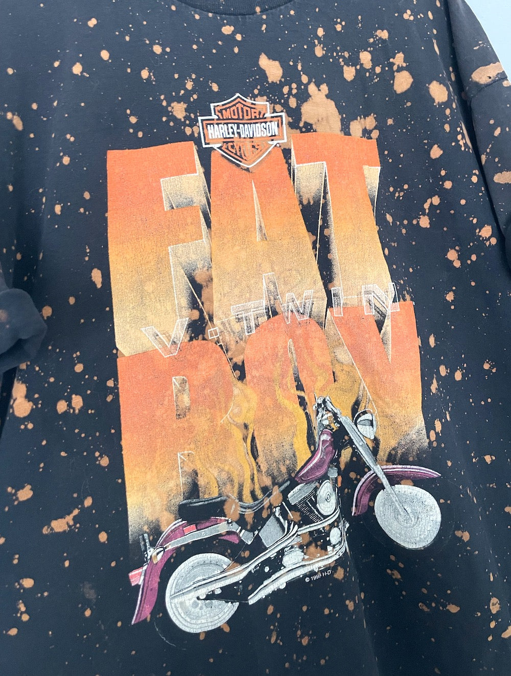 Vintage 90s Bleach Splatter Oversized 'Fat Boy' Motorcycle Design