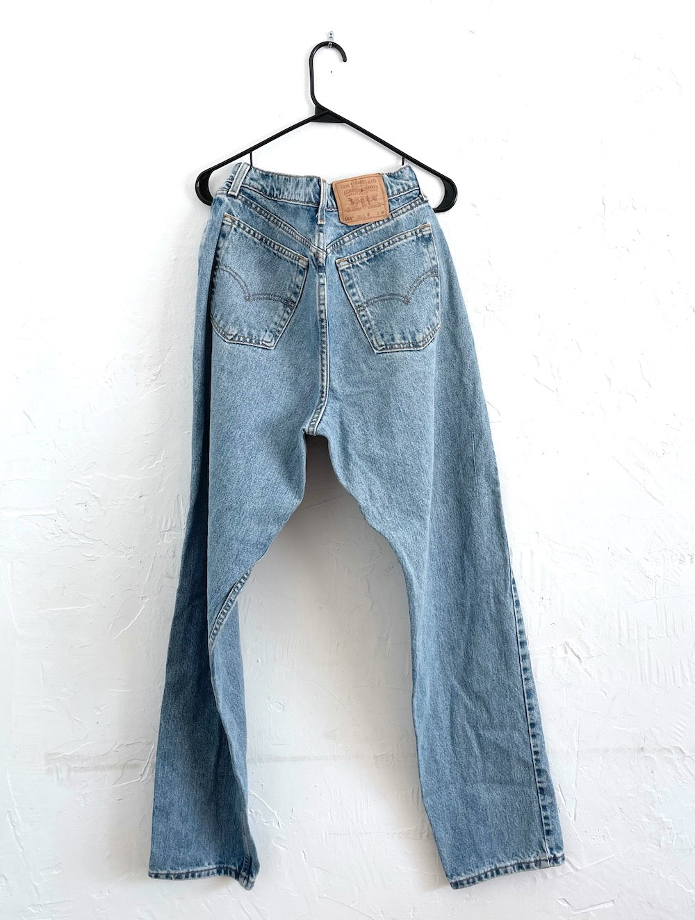 Vintage 90s Medium Wash Levi's High Waist Mom Jeans -- 32 – Total Recall Vintage